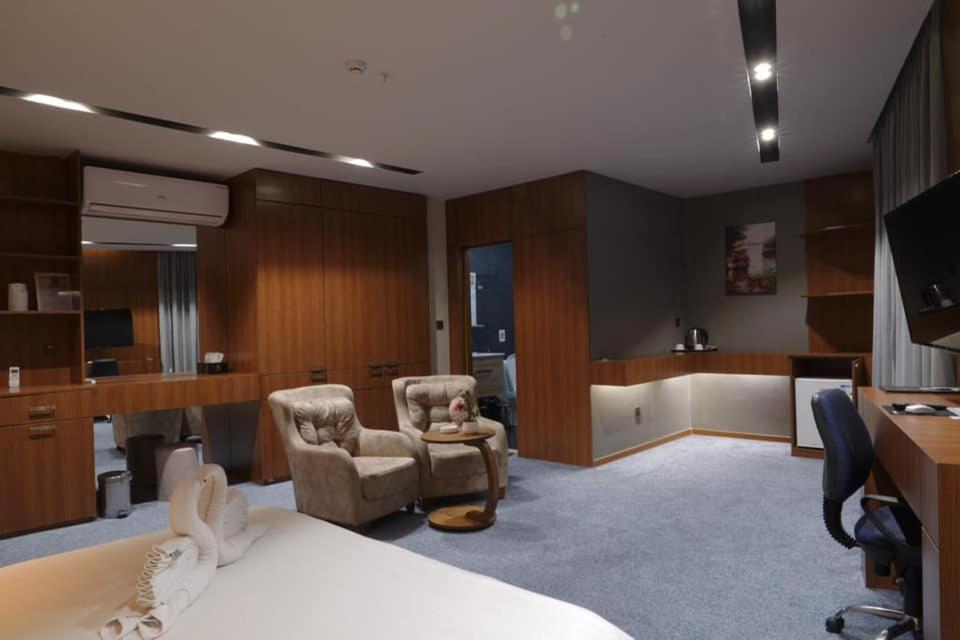 Gratus Hotel Erbil Buitenkant foto