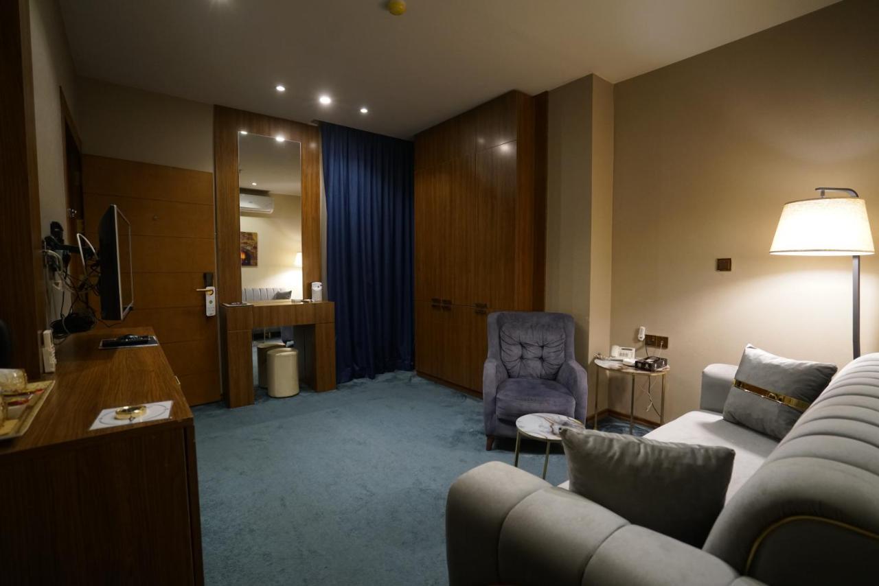 Gratus Hotel Erbil Buitenkant foto